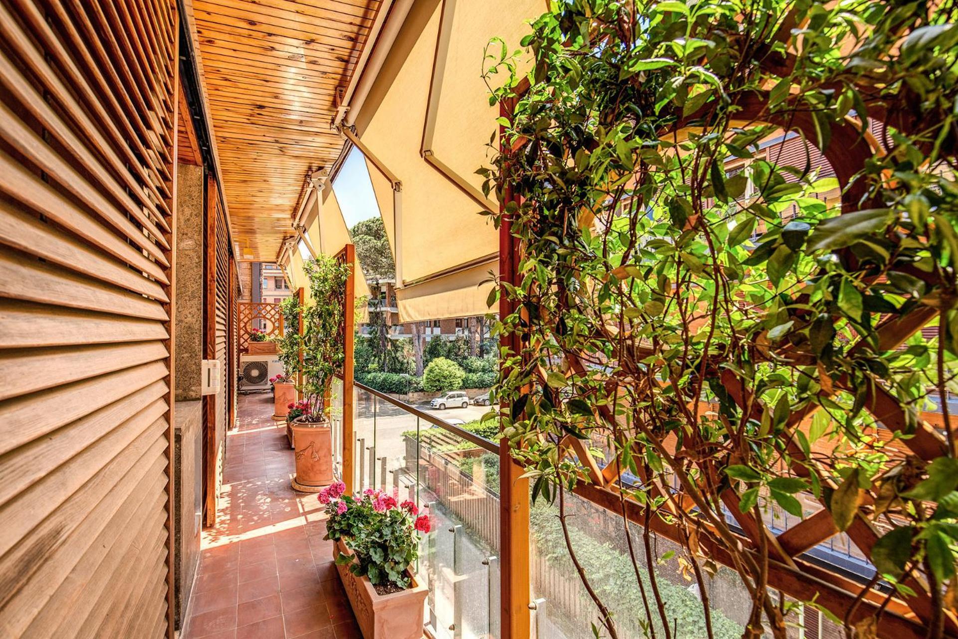 Terrazza Piccolomini: Elegant Apartment Stunning View Over Rome/St Peter'S Dome Exterior photo